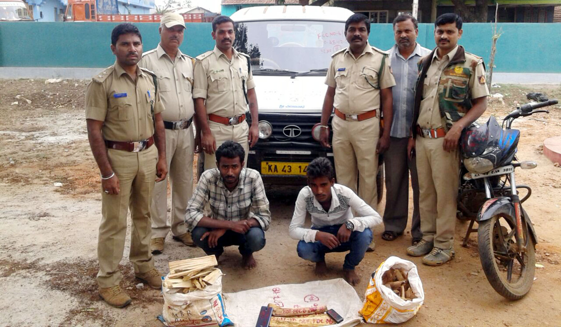 ಅಕ್ರಮ ಗಂಧ: ಆರೋಪಿಗಳ ಬಂಧನ